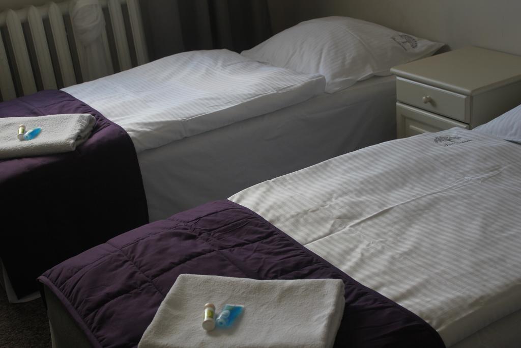 Hotel Pod Debem Zielona Gora  Ngoại thất bức ảnh